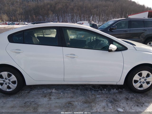 2018 Kia Forte Lx მანქანა იყიდება აუქციონზე, vin: 3KPFK4A72JE282397, აუქციონის ნომერი: 44327311