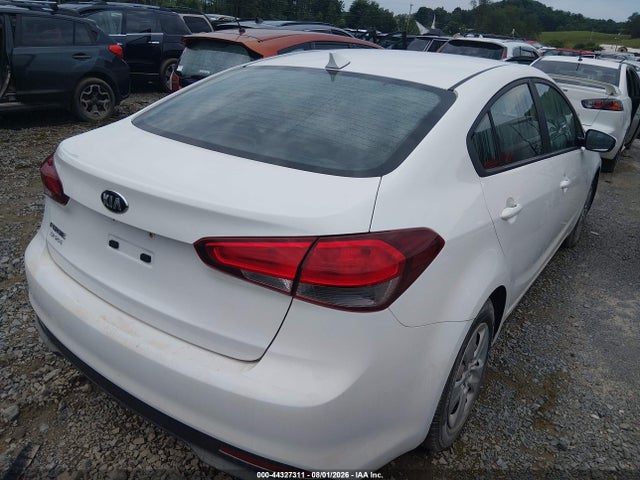 2018 Kia Forte Lx მანქანა იყიდება აუქციონზე, vin: 3KPFK4A72JE282397, აუქციონის ნომერი: 44327311