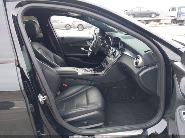 44327318 :رقم المزاد ، WDDWF8DB7LR558808 vin ، 2020 Mercedes-benz C 300 مزاد بيع