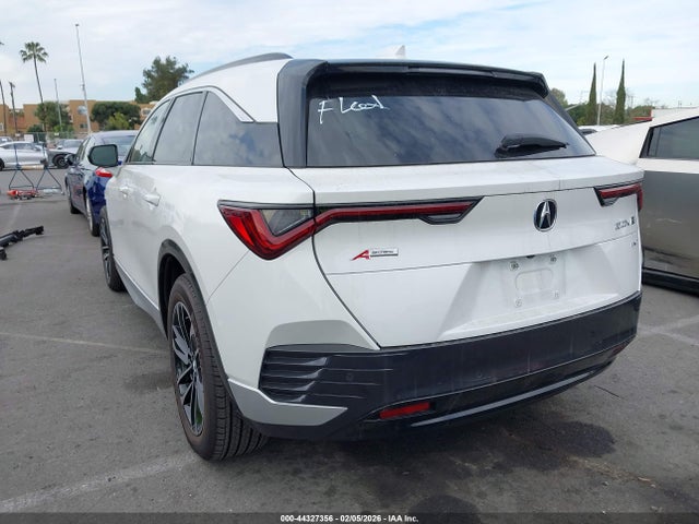 2024 ACURA ZDX 4W5KHNRL0RZ512445 Photo 2
