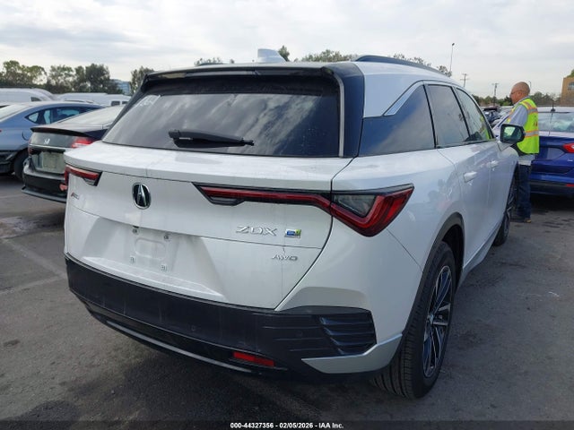 2024 ACURA ZDX 4W5KHNRL0RZ512445 Photo 3