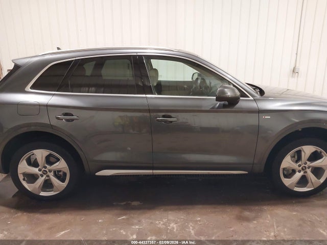 2023 Audi Q5 Premium Plus 45 Tfsi S Line Quattro მანქანა იყიდება აუქციონზე, vin: WA1EAAFY0P2172219, აუქციონის ნომერი: 44327357