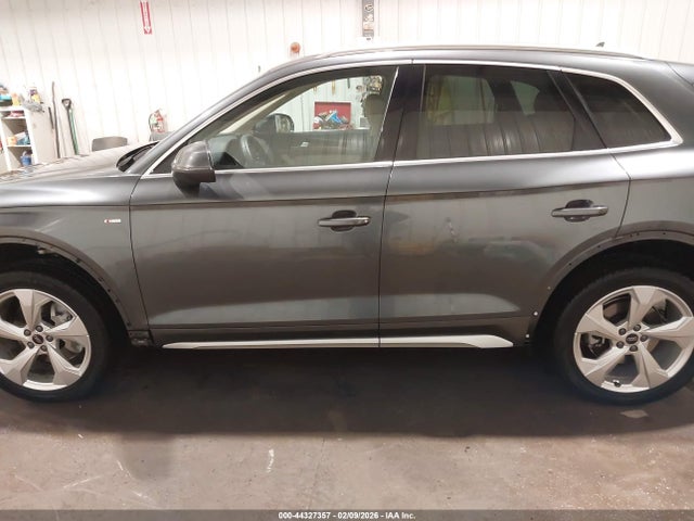2023 Audi Q5 Premium Plus 45 Tfsi S Line Quattro მანქანა იყიდება აუქციონზე, vin: WA1EAAFY0P2172219, აუქციონის ნომერი: 44327357
