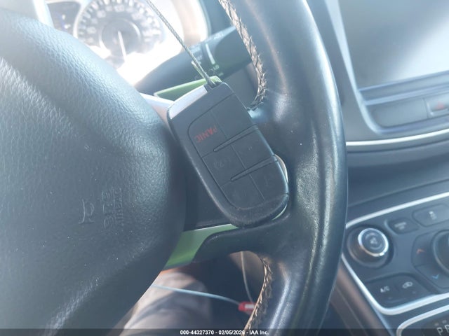 Продажа на аукционе авто 2015 Chrysler 200 Limited, vin: 1C3CCCAB2FN623139, номер лота: 44327370