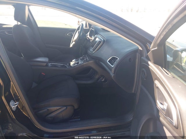 Продажа на аукционе авто 2015 Chrysler 200 Limited, vin: 1C3CCCAB2FN623139, номер лота: 44327370