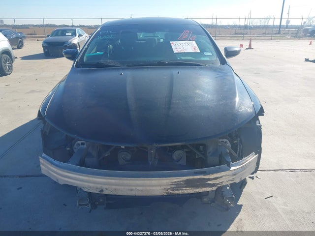 Продажа на аукционе авто 2015 Chrysler 200 Limited, vin: 1C3CCCAB2FN623139, номер лота: 44327370