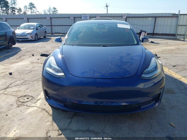 44327372 :رقم المزاد ، 5YJ3E1EA3JF005492 vin ، 2018 Tesla Model 3 Long Range/mid Range مزاد بيع