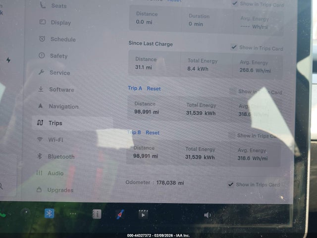 44327372 :رقم المزاد ، 5YJ3E1EA3JF005492 vin ، 2018 Tesla Model 3 Long Range/mid Range مزاد بيع