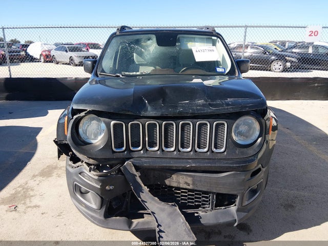 ZACCJABT2FPB33806 Jeep Renegade Latitude