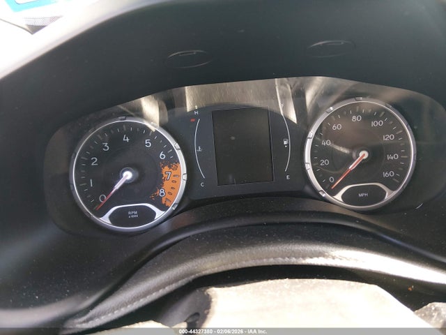 ZACCJABT2FPB33806 Jeep Renegade Latitude