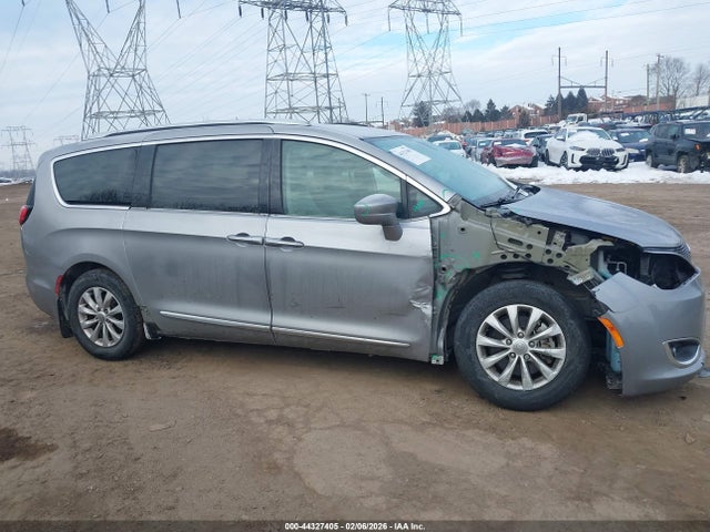 Chrysler Pacifica Touring L 2019 2C4RC1BG2KR532633 Image 14