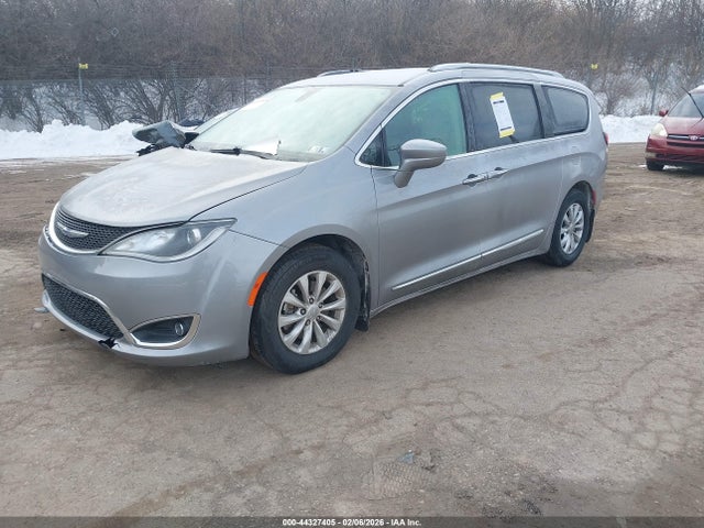 Chrysler Pacifica Touring L 2019 2C4RC1BG2KR532633 Image 2