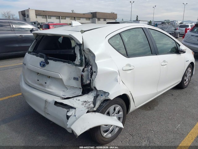 JTDKDTB31F1581873 Toyota Prius C Two