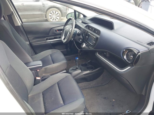 JTDKDTB31F1581873 Toyota Prius C Two