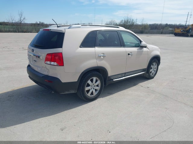44327455 :رقم المزاد ، 5XYKT3A61CG227880 vin ، 2012 Kia Sorento Lx مزاد بيع