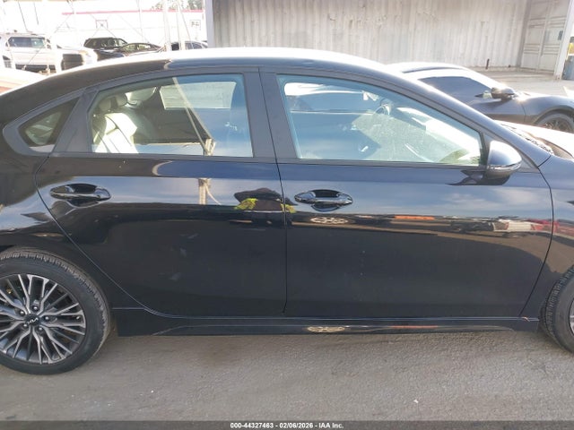 3KPF54AD3NE496429 KIA Forte Gt-line