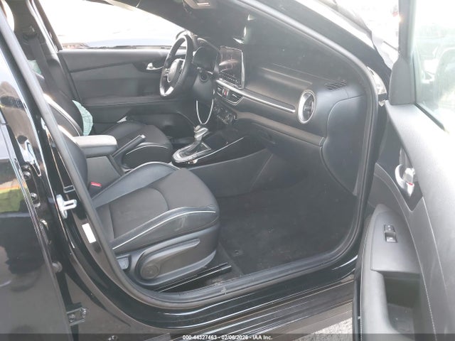 3KPF54AD3NE496429 KIA Forte Gt-line