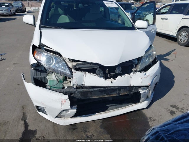 Toyota Sienna Le 8 Passenger 2018 5TDKZ3DC7JS938239 Image 6