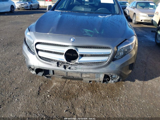 WDCTG4GB5HJ301743 Mercedes-Benz Gla 250 4matic