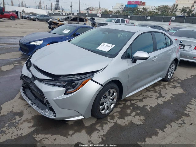 5YFB4MDE1TP380390 Toyota COROLLA LE