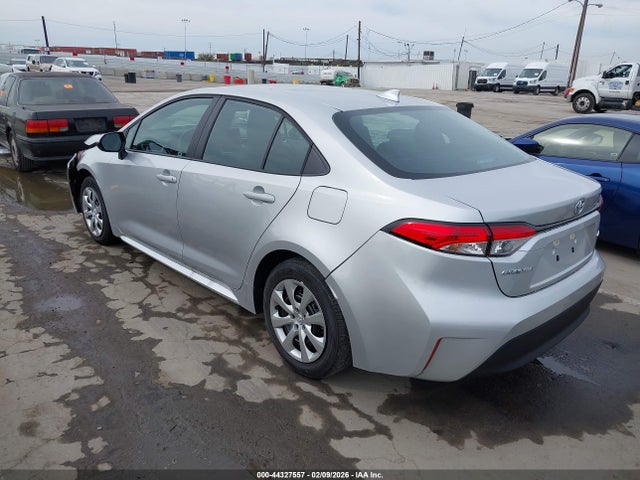 5YFB4MDE1TP380390 Toyota COROLLA LE