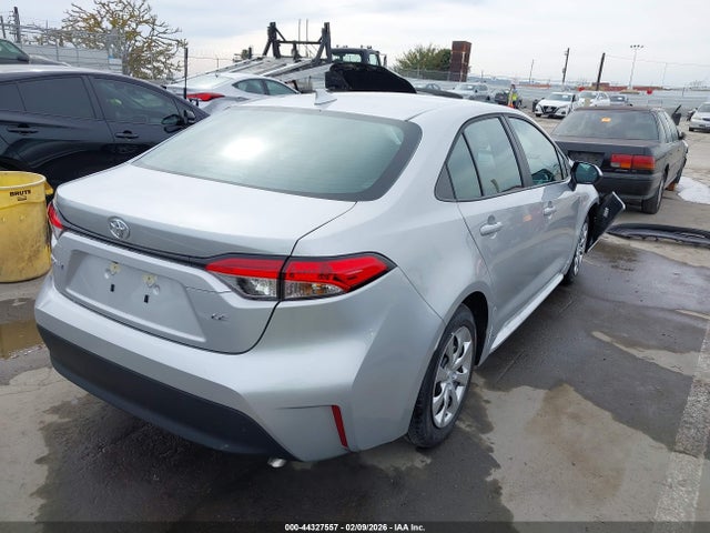 5YFB4MDE1TP380390 Toyota COROLLA LE