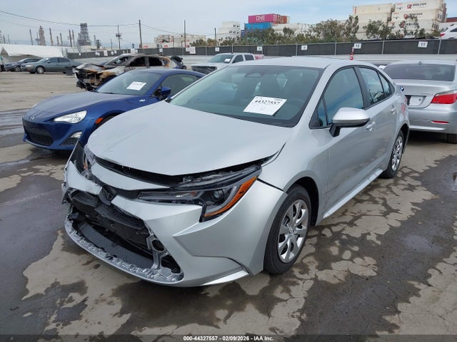5YFB4MDE1TP380390 Toyota COROLLA LE