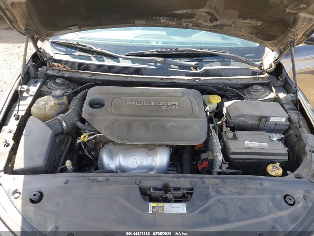 Chrysler 200 Limited 2015 1C3CCCABXFN537089 Image 10