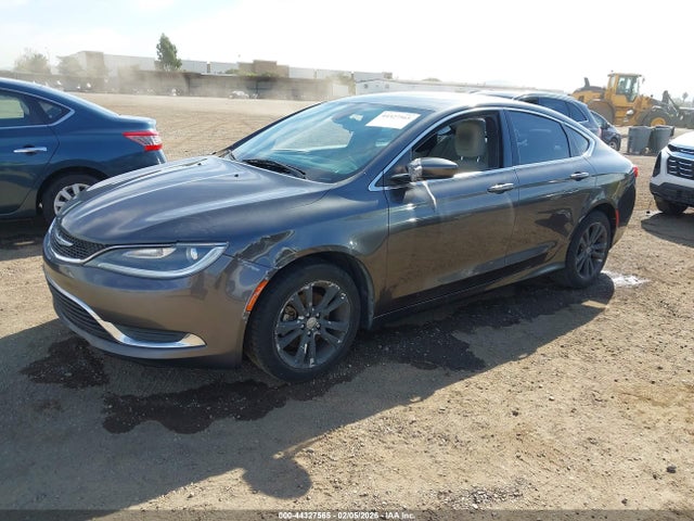 Chrysler 200 Limited 2015 1C3CCCABXFN537089 Image 2
