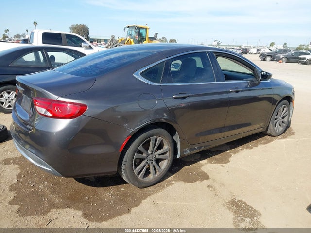 Chrysler 200 Limited 2015 1C3CCCABXFN537089 Image 4