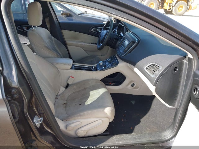Chrysler 200 Limited 2015 1C3CCCABXFN537089 Image 5
