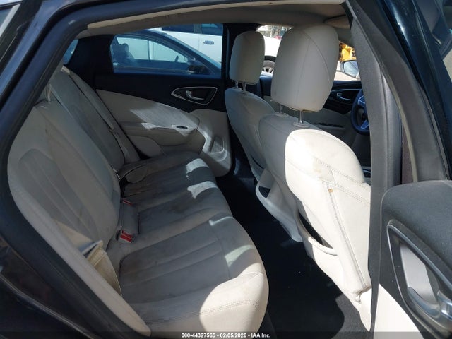 Chrysler 200 Limited 2015 1C3CCCABXFN537089 Image 8