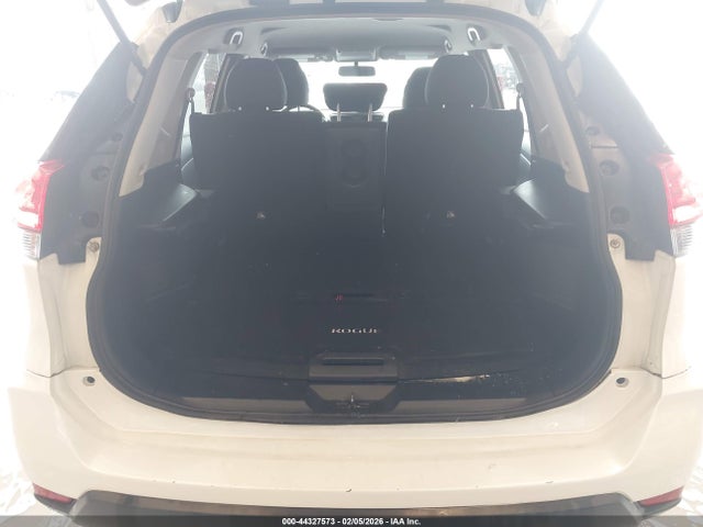 Продажа на аукционе авто 2017 Nissan Rogue Sv, vin: KNMAT2MT1HP561337, номер лота: 44327573