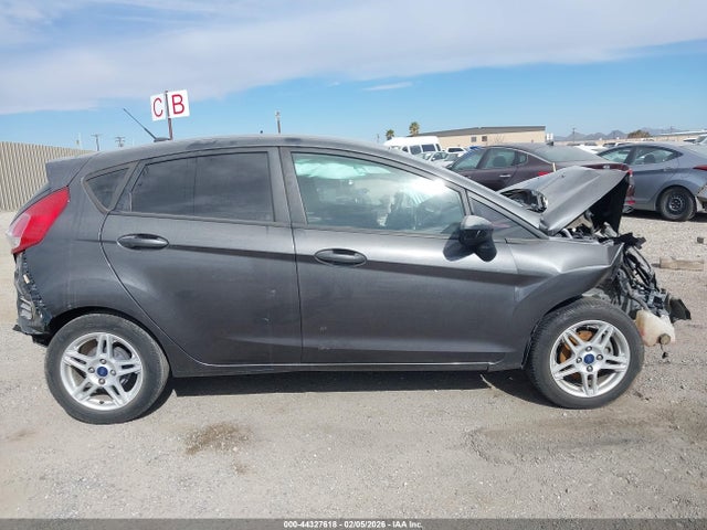 Ford FIESTA SE 2018 3FADP4EJ4JM120331 Image 13