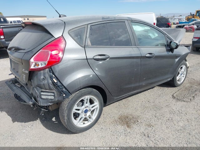 Ford FIESTA SE 2018 3FADP4EJ4JM120331 Image 4