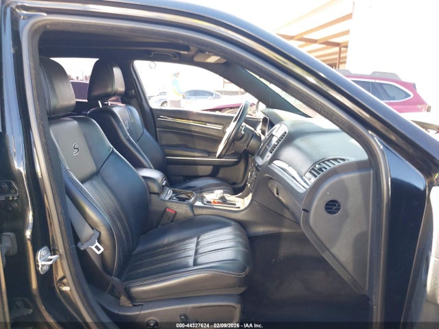 Продажа на аукционе авто 2017 Chrysler 300 300s Awd, vin: 2C3CCAGG5HH522082, номер лота: 44327624