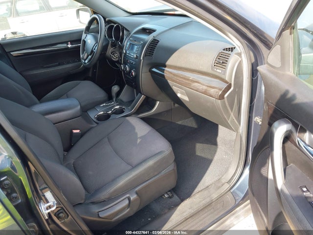 2011 KIA SORENTO 5XYKT4A27BG082345 Photo 4
