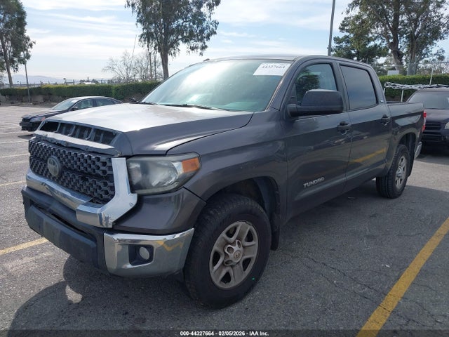 5TFEM5F12JX125226 Toyota Tundra Sr5 4.6l V8