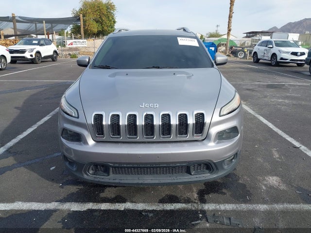 1C4PJLCB5GW168038 Jeep Cherokee Latitude