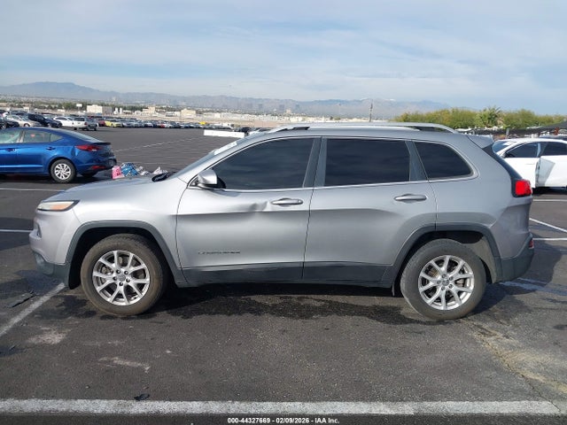 1C4PJLCB5GW168038 Jeep Cherokee Latitude