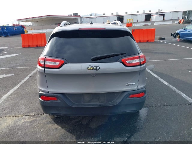 1C4PJLCB5GW168038 Jeep Cherokee Latitude