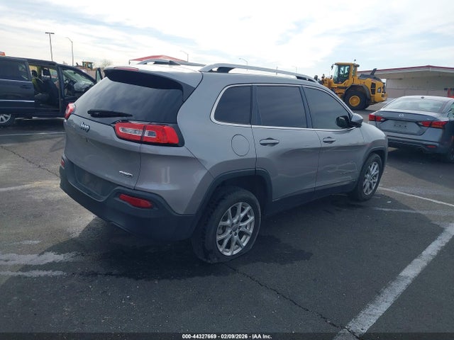 1C4PJLCB5GW168038 Jeep Cherokee Latitude