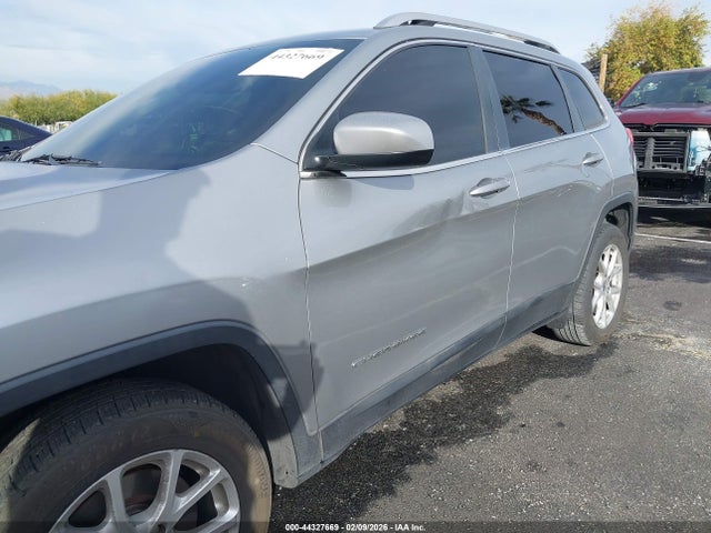 1C4PJLCB5GW168038 Jeep Cherokee Latitude