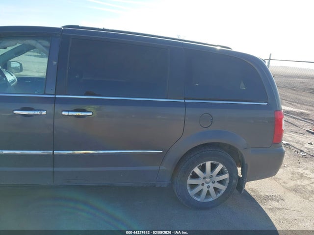 44327682 :رقم المزاد ، 2C4RC1BG9GR120605 vin ، 2016 Chrysler Town & Country Touring مزاد بيع