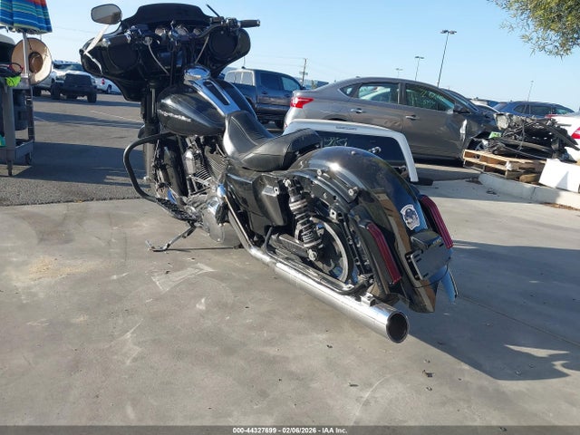 2015 HARLEY-DAVIDSON FLHXS 1HD1KRM31FB692417 Photo 2