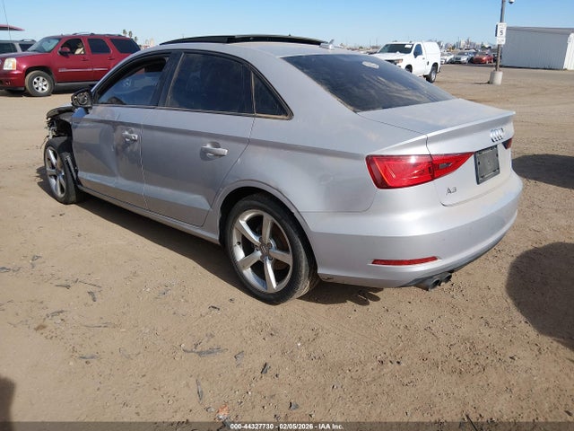 2015 AUDI A3 WAUACGFFXF1058259 Photo 2