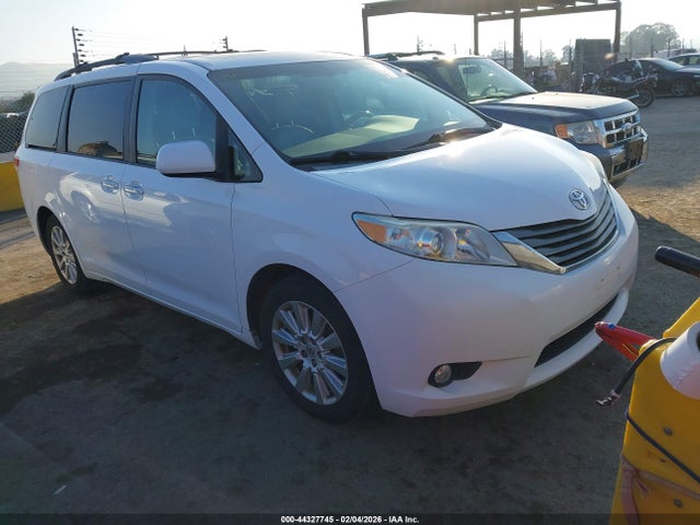 Toyota Sienna Xle 7 Passenger 2014 5TDDK3DC3ES076186 main image