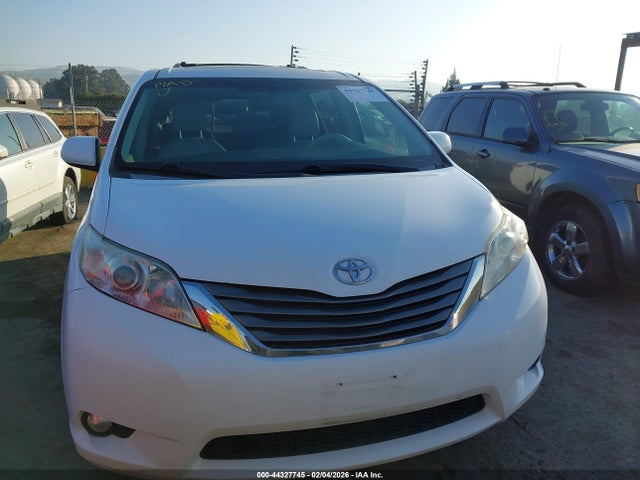Toyota Sienna Xle 7 Passenger 2014 5TDDK3DC3ES076186 Image 12