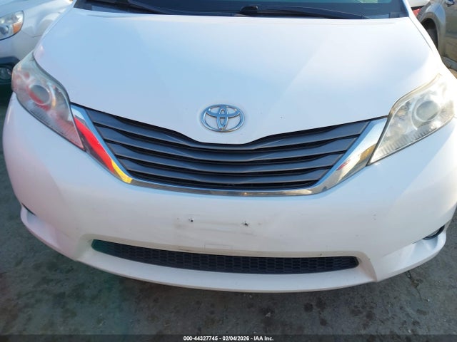 Toyota Sienna Xle 7 Passenger 2014 5TDDK3DC3ES076186 Image 6