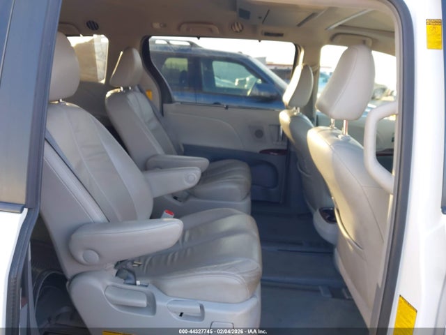 Toyota Sienna Xle 7 Passenger 2014 5TDDK3DC3ES076186 Image 8